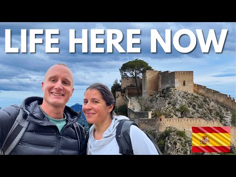 Family Visits Us in Spain! Xàtiva Castle, Christmas in Valencia & Life Abroad.