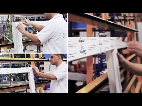 Montage eines Rollladen auf ein Fenster | fensterversand.com