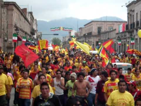 "locura 81 morelia vs cruz azul caravana 2" Barra: Locura 81 • Club: Monarcas Morelia