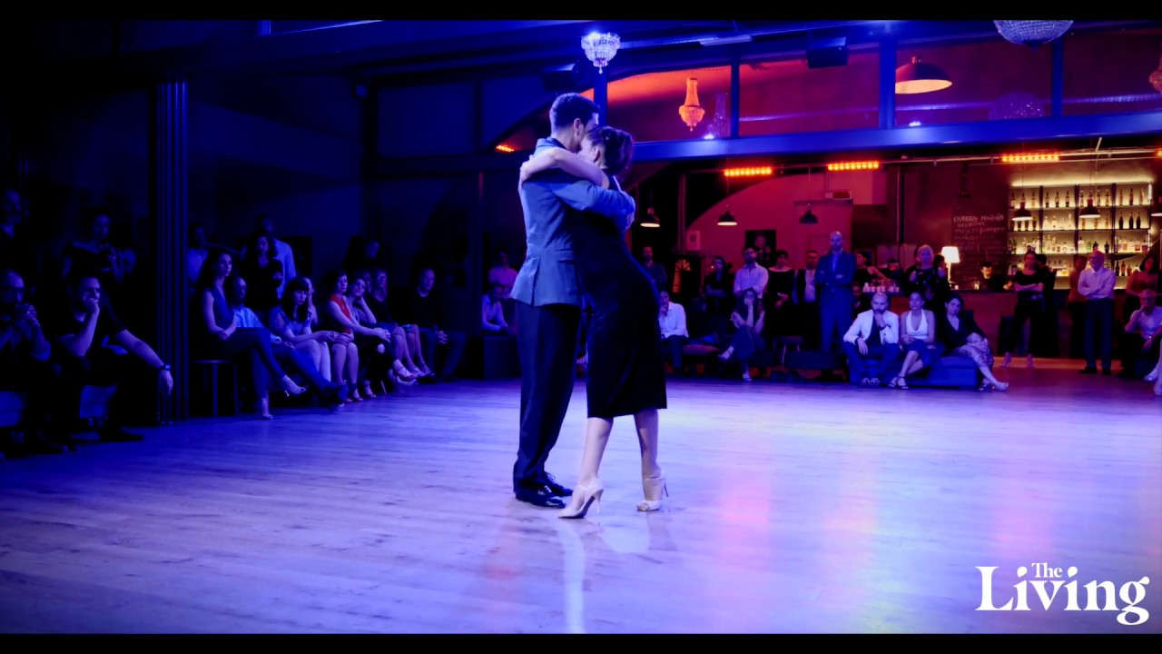 Rodrigo Palacios y Karina Colmeiro - La Luz De Un Fosforo