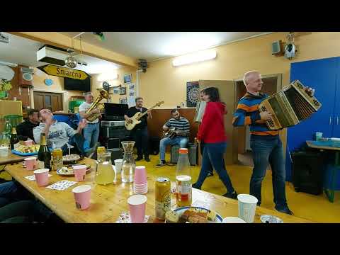 Ansambel Jarica- Deželica sonca in grozdja (Lojze Slak)