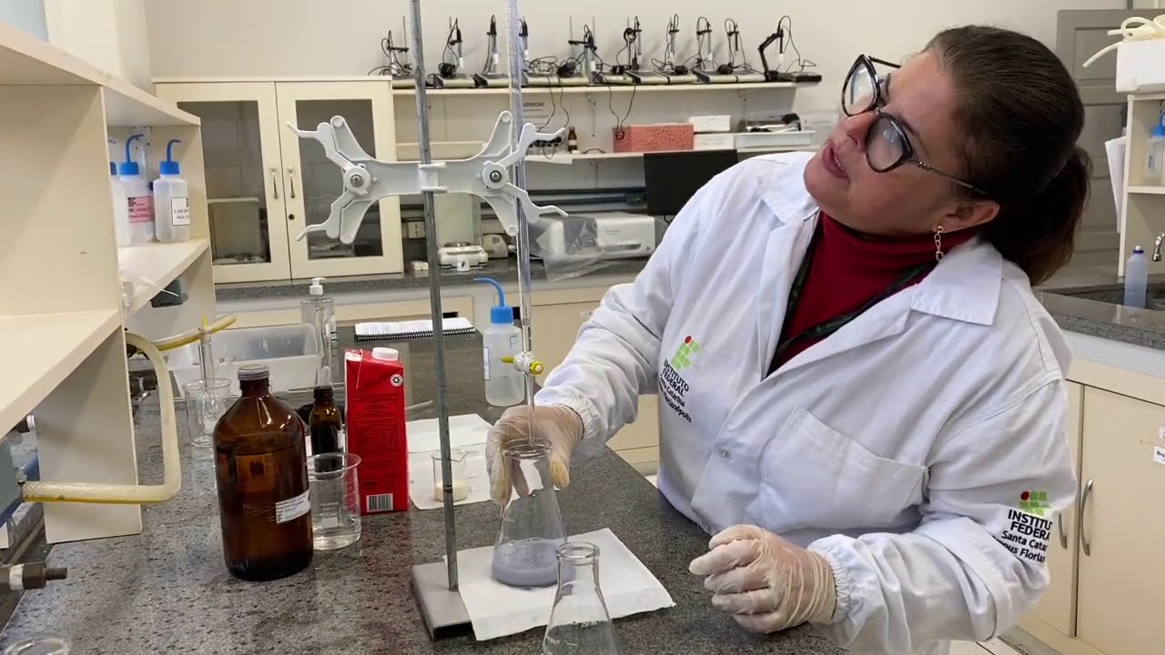 Determinação de Cálcio no Leite: aula de laboratório.