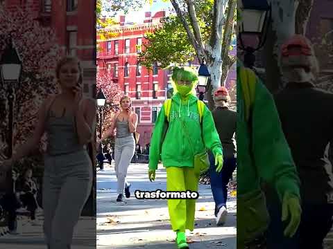La Donna che Vive in un Mondo Completamente Verde!