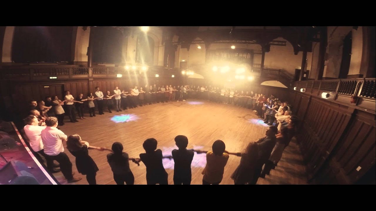 LA SCOZIA AZZERA, PER COVID, LA FESTA  DELL ' HOGMANAY CHE HA SEMPRE COINVOLTO  DECINE DI MIGLIAIA DI PERSONE , AL CHIUSO E NELLE STRADE