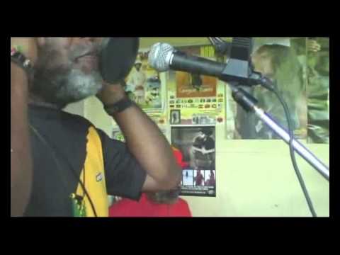 Junior Murvin - Live Inna de yard - Police & Thieves Extended With Danny Dread Dj  Version.