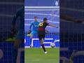 ? Thibaut doing Thibaut things.? ¡El paradón de cada partido! #ucl #championsleague
