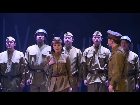 Орыс жігіттері бір топта