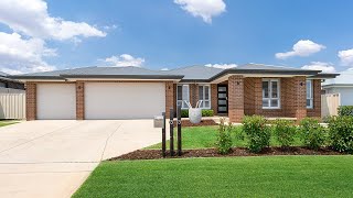 33 PARADISE DRIVE, GOBBAGOMBALIN, NSW 2650