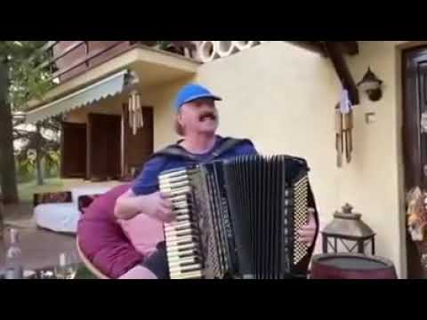 Haris Dzinovic svira i peva - Negdje u daljine