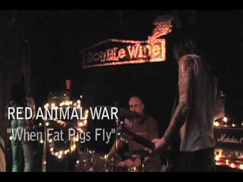 Red Animal War - When Fat Pigs Fly