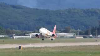 preview picture of video 'Boeing 737 3Q8 take off from Sliač airport'