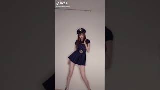 TikTok 太もも
