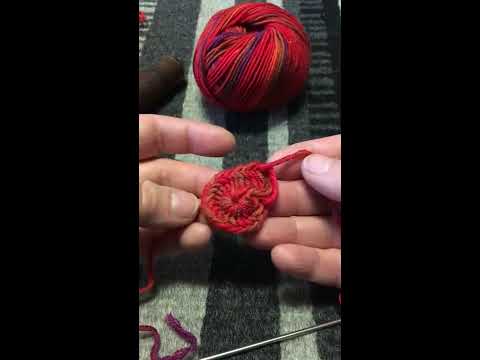 Super Simple Nalbinding Round-Start by Karin Byom