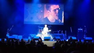 Richard Marx - with his 3 sons (&quot;The Marx Brothers&quot;) via video in back