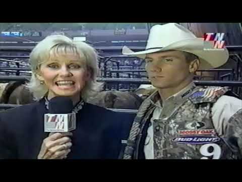 Justin McBride vs Lightning Bolt - 01 PBR Baltimore (91 pts)