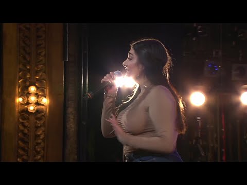 Se Tara Naderpour sjunga Havana av Camilla Cabello i slutaudition -Idol 2020. - Idol Sverige (TV4)