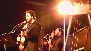 Amos Lee LIVE covers "Christmas in Prison" by John Prine