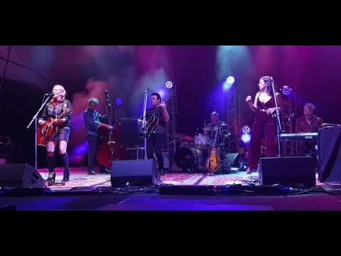 Fisherman's daughter - The WAIFS - Live - Fremantle, 25 Feb 2021