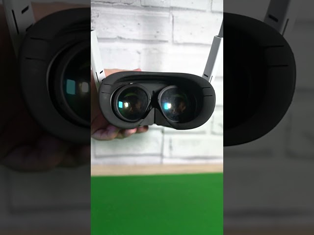 Vídeo relacionado con BONKZEBU Cubierta Protectora contra el Polvo para Lentes VR con Asa Cubierta Basculante para PICO 4, Funda Protectora para Lentes VR Engrosada y Lavable, Bloquea la Luz Solar para una Máxima