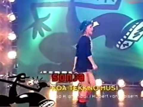 Christina gewinnt Kiddy Contest 1995.