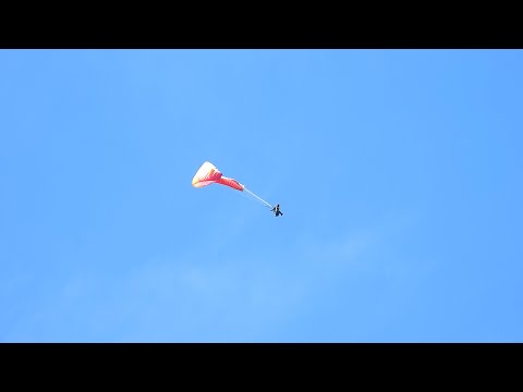 Paraglider SiKu: Side collapse held with spiral dive, side collapse + spiral dive over open side