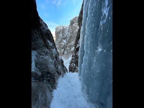 Dolomiti Gruppo del Sella - Torre Vitty Via senza nome