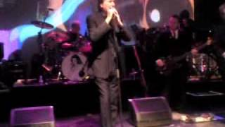 BRYAN FERRY _ HOLD ON I´M COMING / WHAT GOES ON live @ O2 Shepherds Bush London 14/12/2011