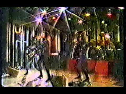 V8 - Vomitando Heavy Metal - en vivo TV Rock RA 1982