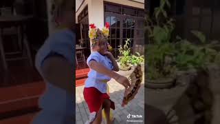 Download lagu Mantap Adik Ini Sangat Lihai Saat Menarikan Tarian Joged Bumbung Bali. mp3