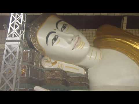 Estátua do Buda Reclinado Shwe Tharlyaung em Bago (Mianmar)