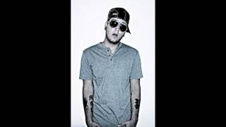 Nicki Minaj - Beez In The Trap Remix (PlayWryte)