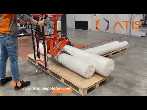 Bras manipulateur équilibré de rouleaux textiles à pince