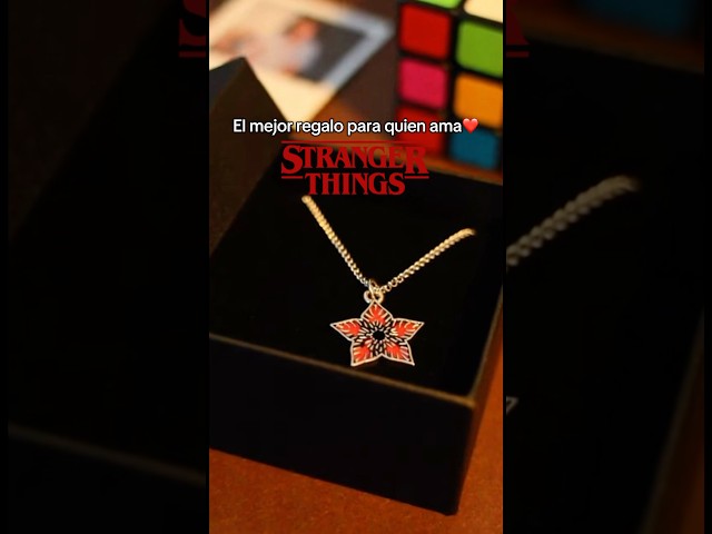 Vídeo relacionado con Mujer Stranger Things Vecna Creel House Camiseta Cuello V