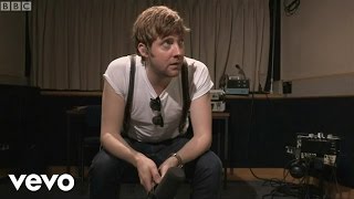 Kaiser Chiefs - Starts With Nothing (Live)