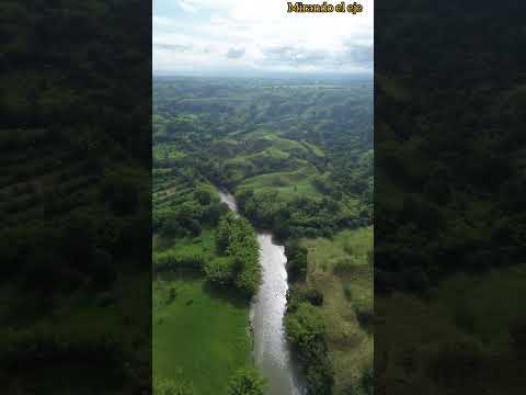 Río la Vieja, entre El valle del Cauca y Quindío #musica #colombia #ejecafetero #travel #campo