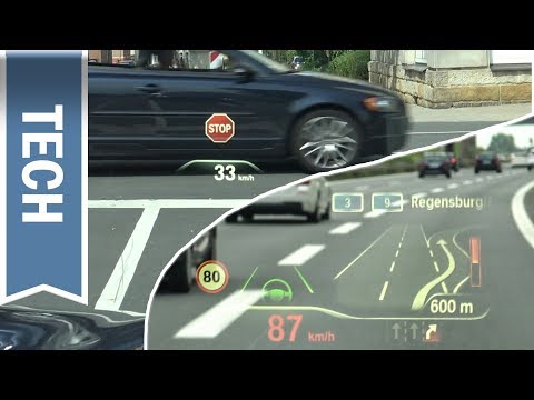 BMW Head-Up Display mit komplexen Grafiken, Stoppschild Warnung und Navigationsanweisungen (BMW X3)