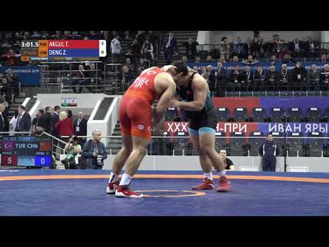 1/2 FS - 125 kg: T. AKGUL (TUR) v. Z. DENG (CHN)