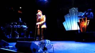 Armour Love - La Roux Live at House of Blues Boston