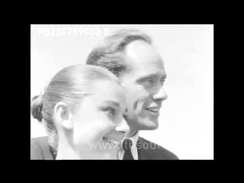 Audrey Hepburn and Mel Ferrer arrive at London Airport (1959)