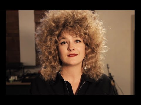 Corine et les garçons - Bien dans ses cheveux