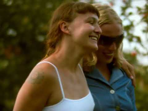 Smag På Dig Selv - Middelklassen Avler Kun Skeletter (Official Video)