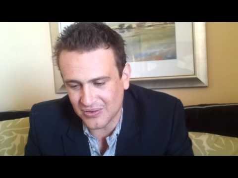 Jason Segel habla de su coprotagonista Walter en The Muppets Movie