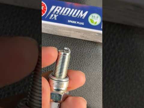 Why IRIDIUM Spark plugs Cost ₹800 plus ! NGK Iradium on RTR200 #ngksparkplugs #rtr200 #apache200