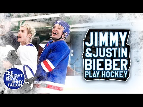 【吉米秀】小賈斯汀教吉米打冰上曲棍球！笑翻全場！ (Justin Bieber Teaches Jimmy Fallon How to Play Hockey)