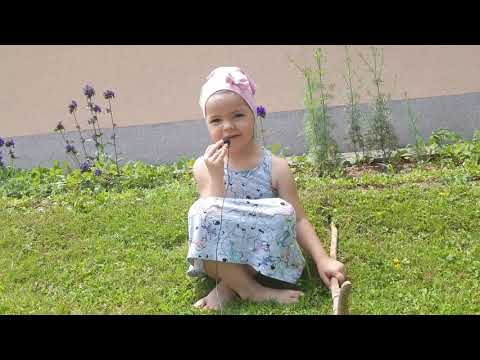 Pamenta djevojčica Emma koja sa svojih 5 godina zna mnogo više nego mnogi odrasli...Stupari