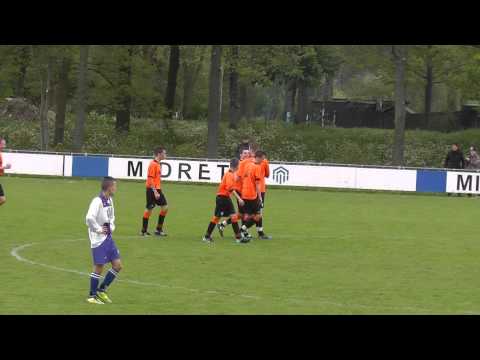 5 mei 2012 Elinkwijk B2 - VV De Meern B1 com 2-3 Prachtig doelpunt uit vrije trap Jari dB