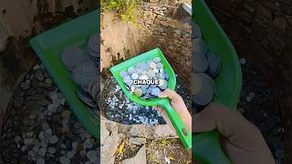 Le défi de la Bizarre: Remplissez un puits de pièces ! 💸😱