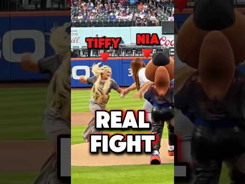 Tiffany Stratton GOT INTO A REAL FIGHT With Nia Jax 😱
