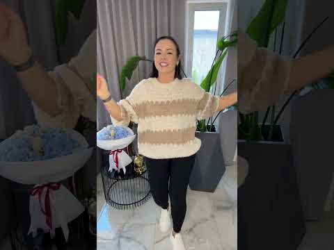 Sweter beżowy cieplutki piękny – miniatura 2 z 6