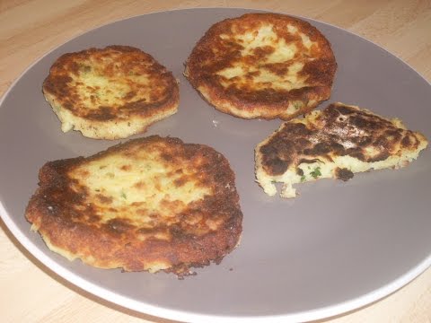 Comment faire des galettes de pomme de terre aux oignons et aux fines herbes?